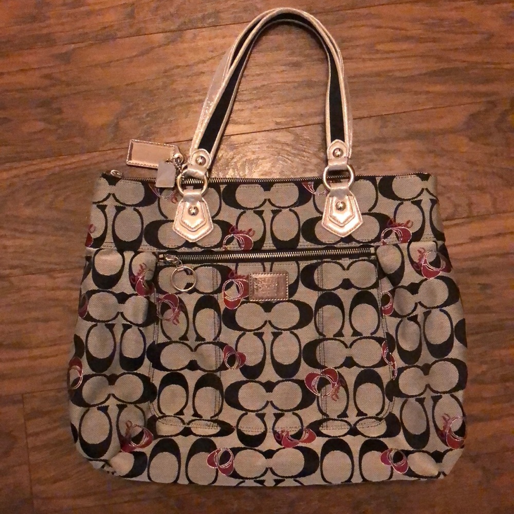 Authentic coach signature bag